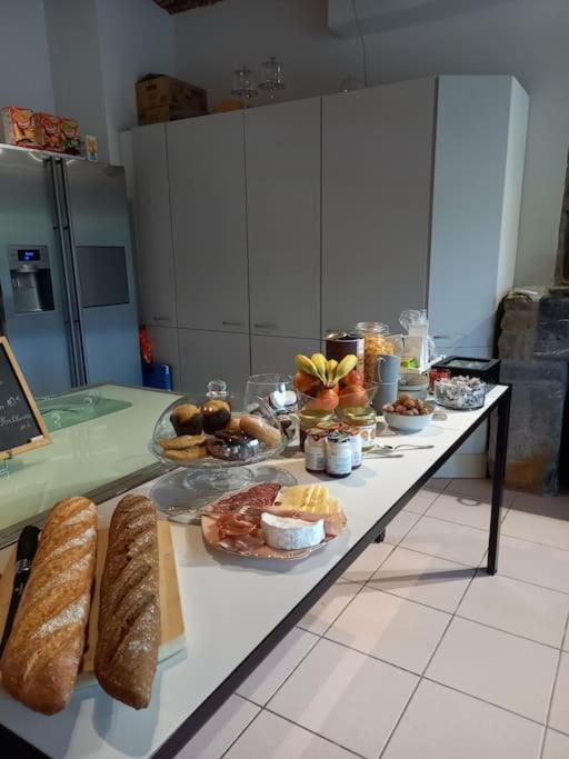 Au Bout De Mes Reves Bed & Breakfast Walcourt ภายนอก รูปภาพ