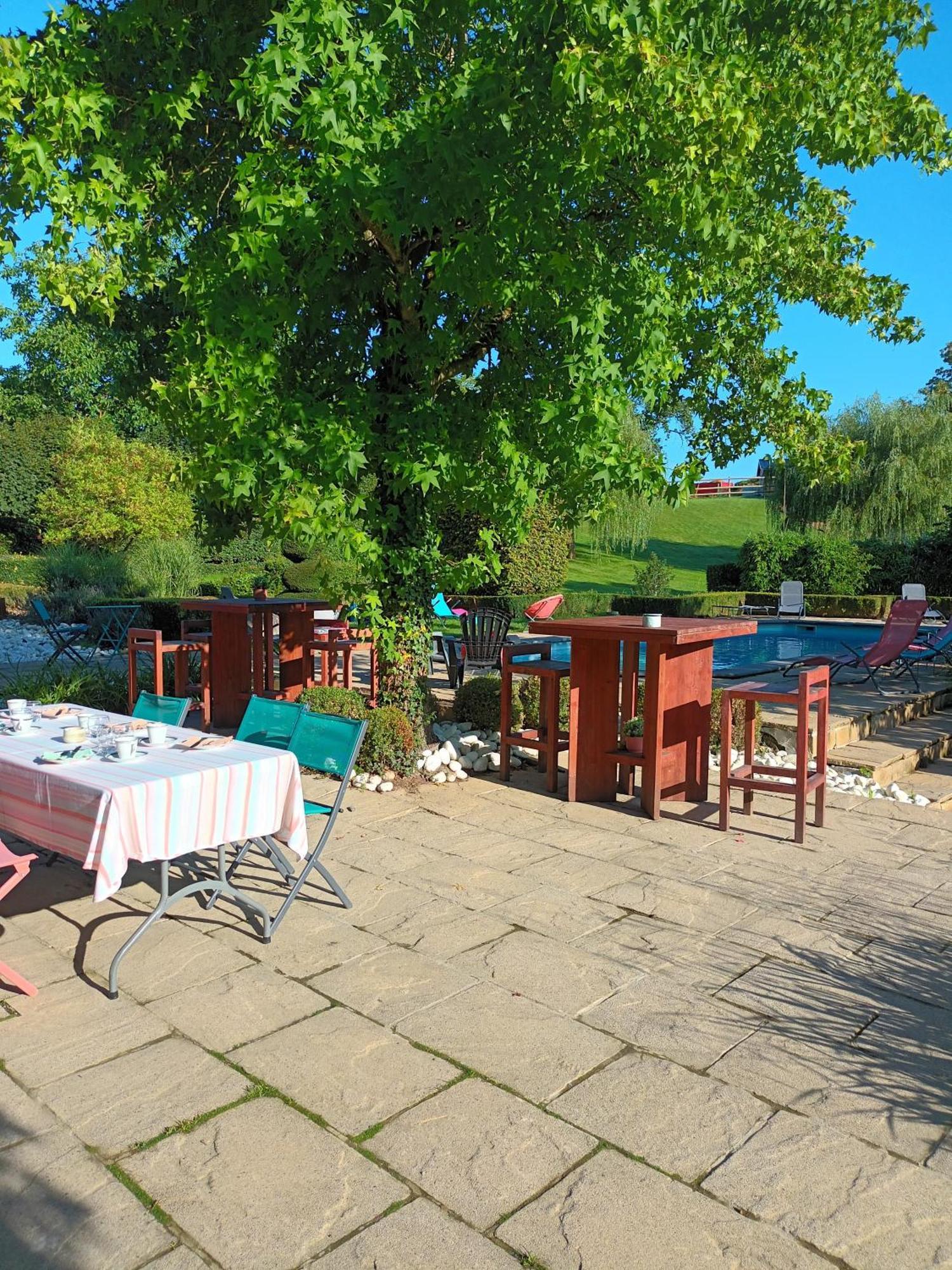 Au Bout De Mes Reves Bed & Breakfast Walcourt ภายนอก รูปภาพ